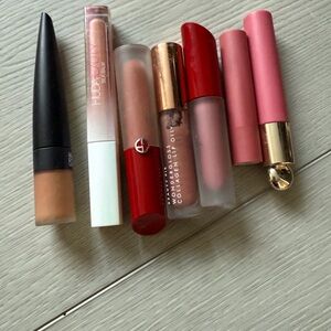 HUDA BEAUTY Lip Gloss Collection - Nude and Pink Shades